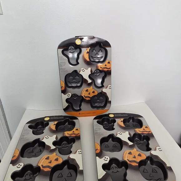 Set Of 3 WILTON Halloween Jack O Lantern Carved Pumpkin Mini Cake Pan Non Stick - Picture 3 of 7